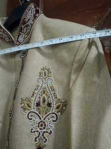 Men's Embroidered Kurta