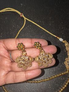 Exquisite Gold Necklace and Earring Set