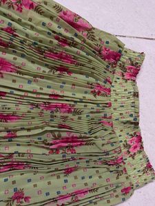 Flowy Floral Pleated Skirt