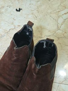 Velvet Brown Chelsea Boots 🔥