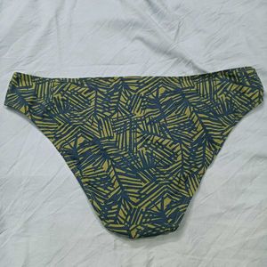 Stylish Leaf 🤎Print Bikini Bottom