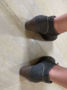 Comfortable Dark Grey Lace-Up Doll shoes