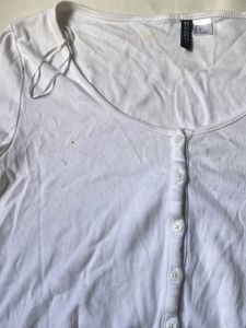 H&amp;M White Button-Up Crop Top