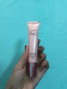 Lakme 9 to 5 Foundation &amp; Lip Product