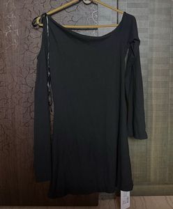 Chic Black Off-Shoulder Mini Dress