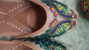 Embroidered Peacock Juttis