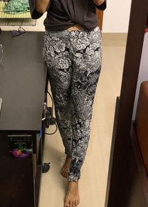 Floral Print Cotton pant.