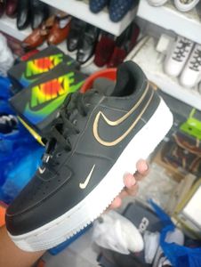 Nike Air Force 1 Sneakers
