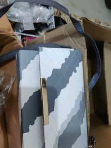 Stylish Gray &amp; White Shoulder Bag