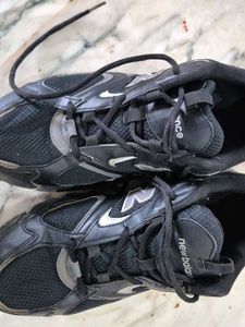 New Balance 408 Black Silver Sneakers