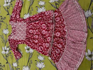 Beautiful pink Floral Print Kurta Set