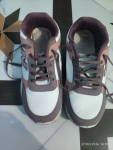 Stylish women Sneakers
