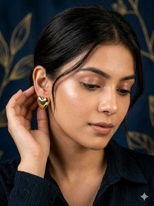 Gold Heart &amp; Flower Earrings Set