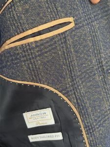 An Awesome Arrow Men's Checked Blazer