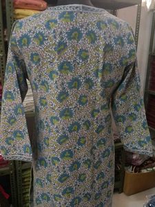 Beautiful Floral Print Kurta