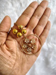 Gold Flower Pendant Necklace