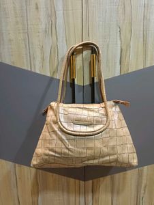 Stylish Croc-Embossed Shoulder Bag