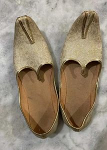 Elegant Gold Ethnic Loafers