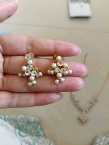 Elegant Pearl and Diamond Necklace Set