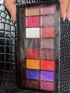 Mars Infinity Lip Palette