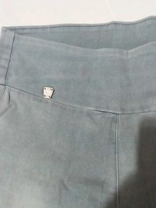 Stylish Women's Grey Denim Jeans