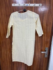 Elegant Off-White Embroidered Kurta