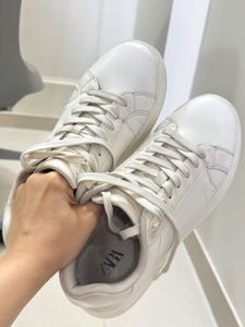 Unisex White ZARA Sneakers - Size 8 / EU41
