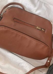Lavie Brown Monogram Crossbody bag👜
