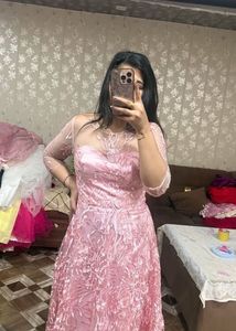 Stunning Pink Embroidered Gown🩷🎀🦋