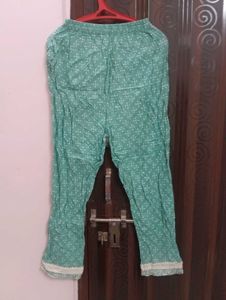 Beautiful Teal Kurta with White Embroidery L size