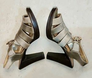 CATWALK High Heels with Tag