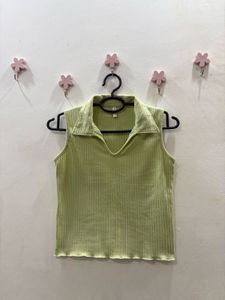 Light green ribbed collared  sleevless top