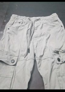 Stylish Men's Graphic T-Shirt + cargo pant