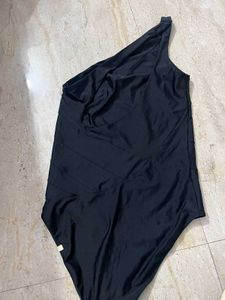 Black One-Shoulder Swimsuit