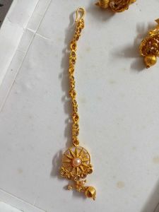 Elegant Gold-Tone Necklace Set