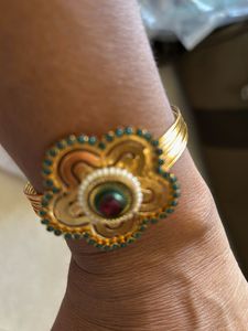 Vintage Gold Tone Floral Cuff Bracelet