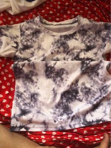 Tie-Dye print T-Shirt and Nike gym T-shirt