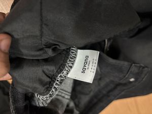 RHINESTONE CROSS EMBELLISHMED SAVANA JEANS