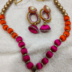 Fabric jewellery necklace set