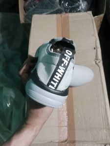 NEW NO USED SNEAKERS SHOES FOR MAN,