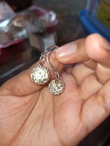 Silver Earing With Diamond