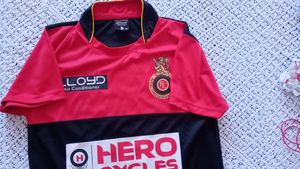 Collectible Royal Challengers T Shirt Size 18
