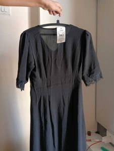 Elegant Black Lace Trim Midi Dress