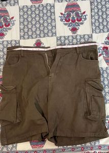 olive green/brownish Cargo Shorts