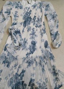 Chic Floral Print Pleated Midi Dress