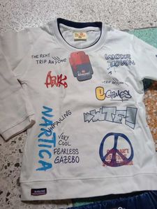 Kids Graphic Print Long Sleeve T-shirt with jeans
