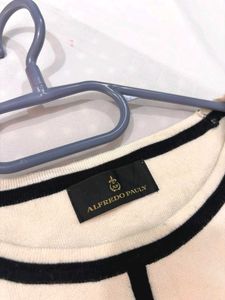🎁Pinterest Chic Cream &amp; Black Trim Sweater O