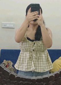 Cute Gingham Tie-Front Tank Top