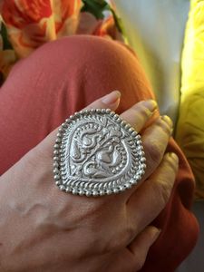 Brass silverlookalike lightweight Ring