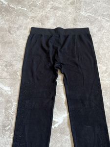 Chic Black Leggings with Zipper Detail